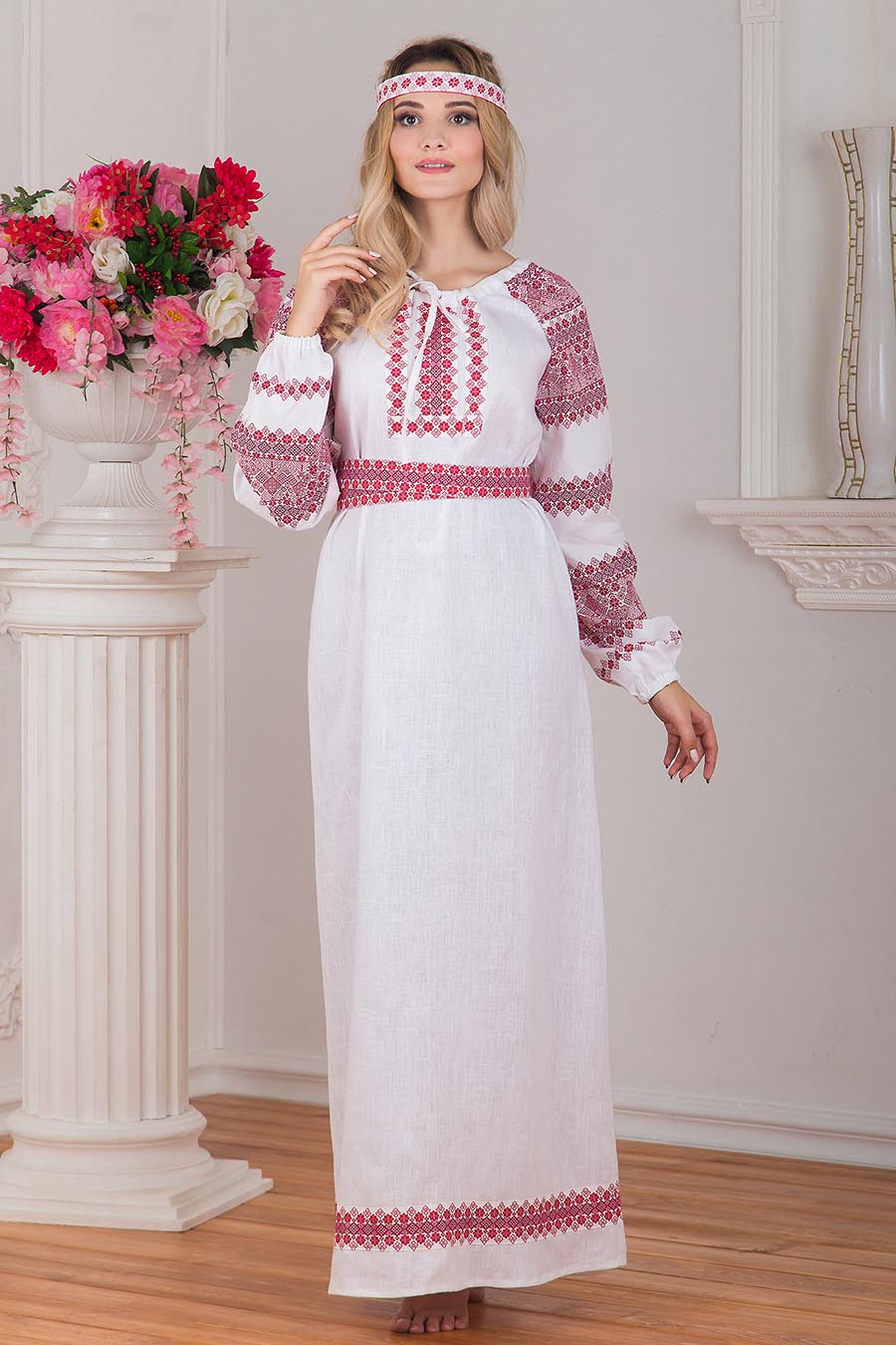 Women in Slavic costumes in Cape Town