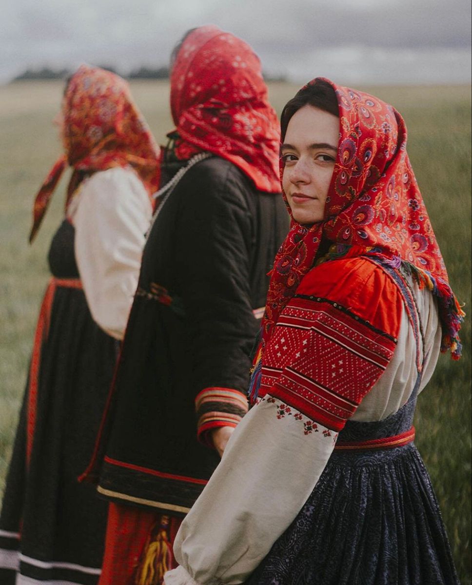 Women in Slavic costumes in Cape Town