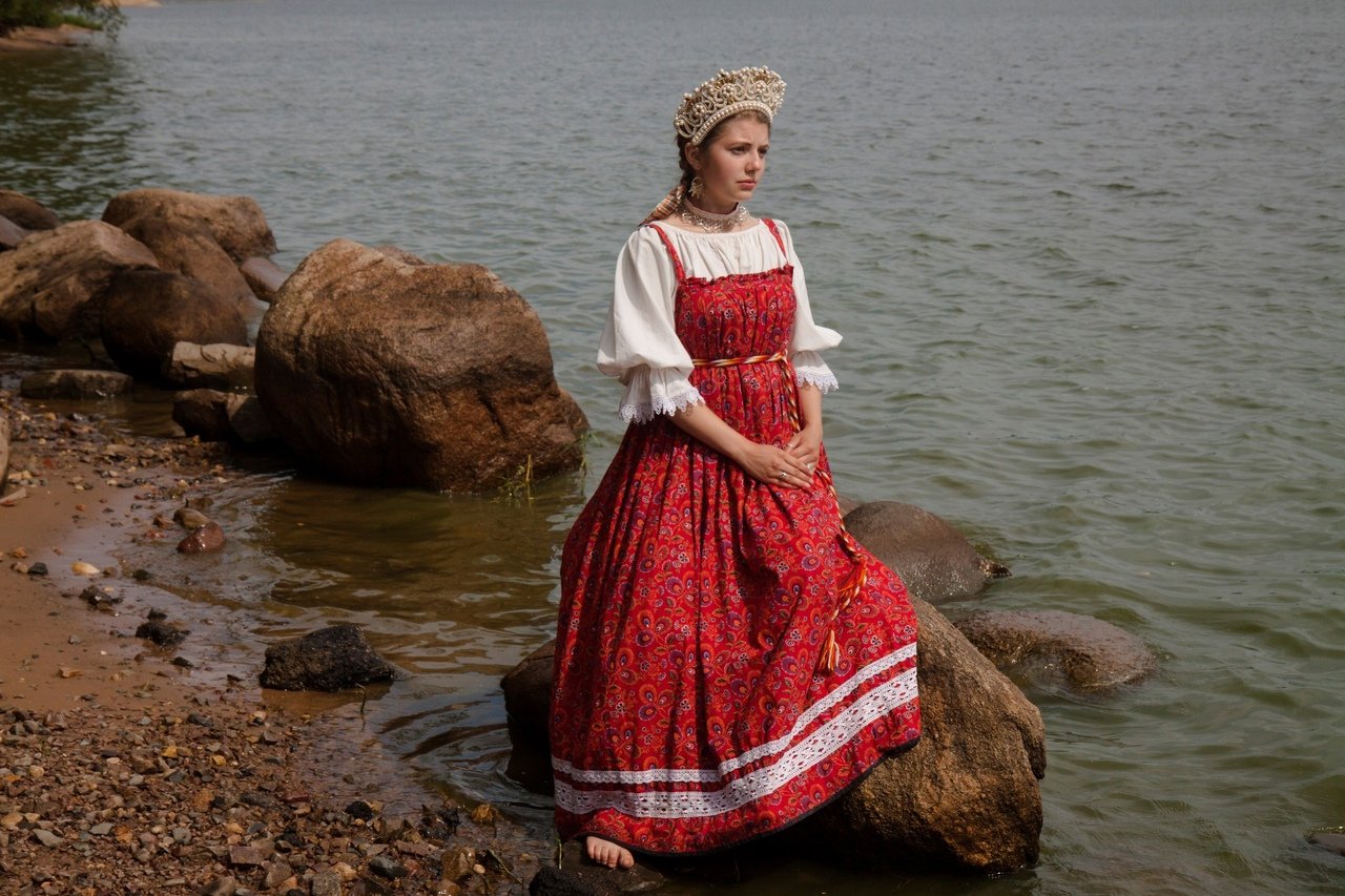 Women in Slavic costumes in Cape Town